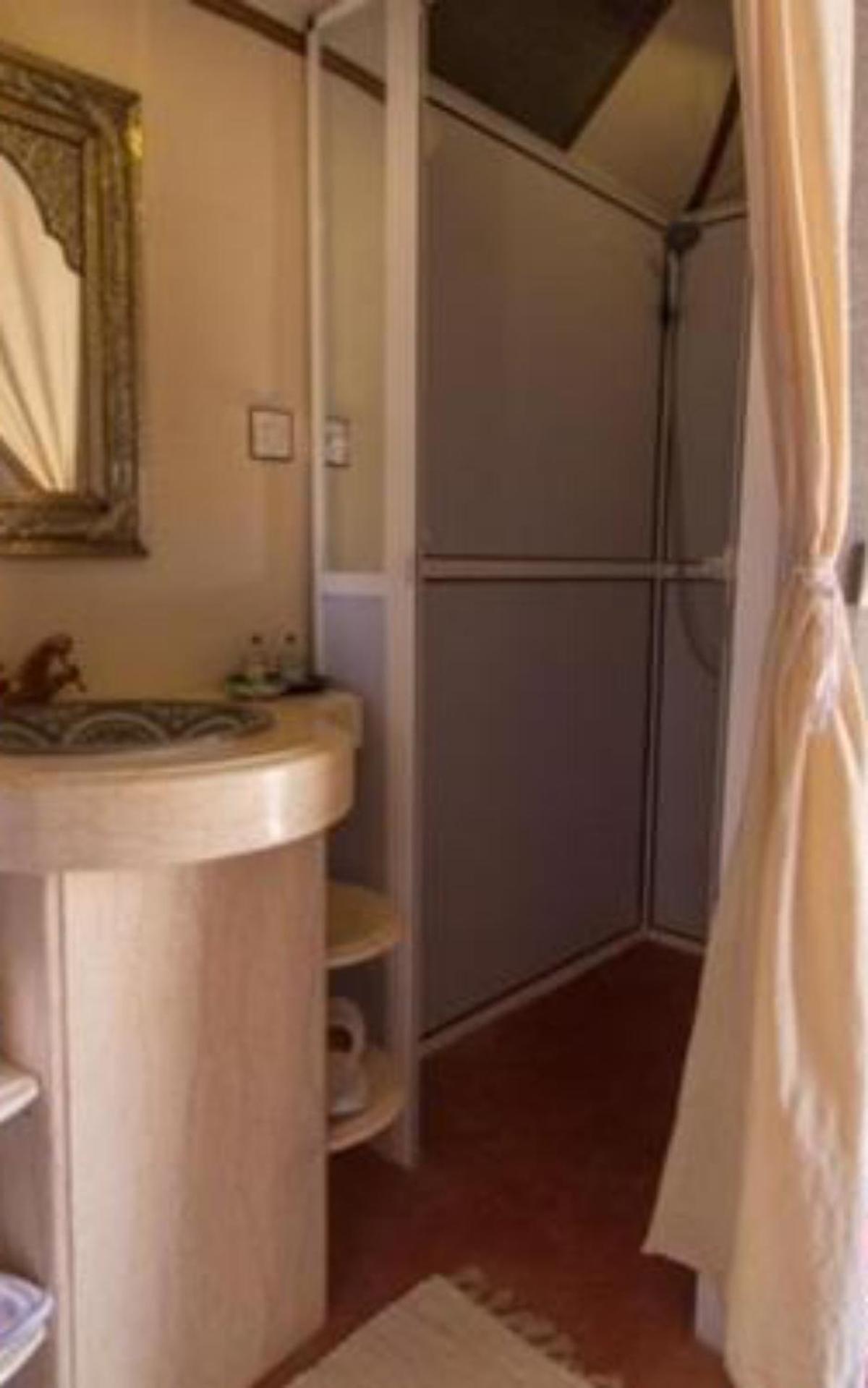 Sahara Tours luxury camp Hotel Merzouga Bagian luar foto
