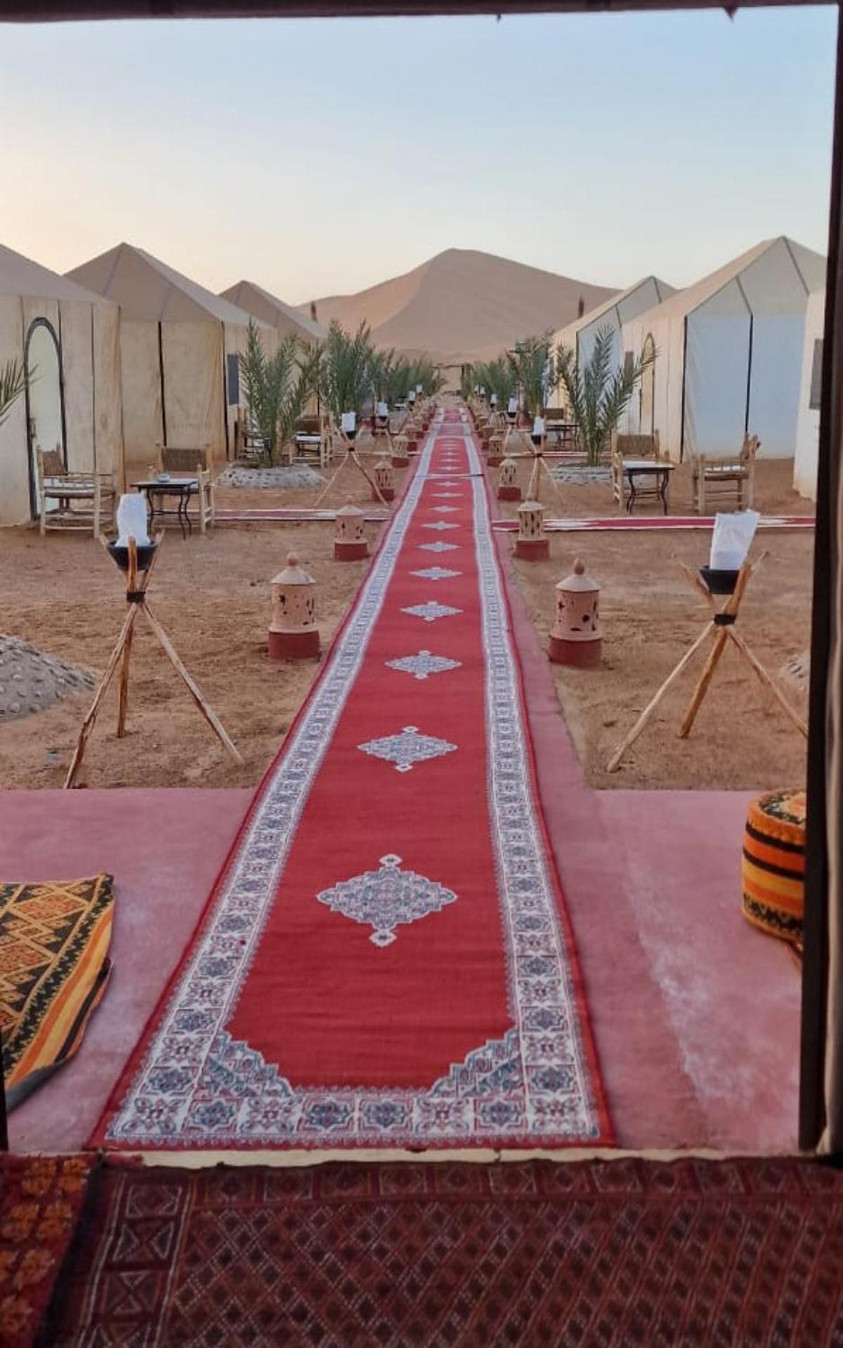 Sahara Tours luxury camp Hotel Merzouga Bagian luar foto