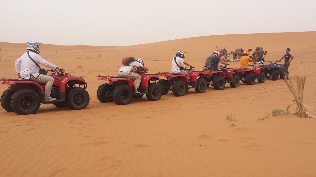 Sahara Tours luxury camp Hotel Merzouga Bagian luar foto