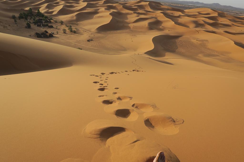 Sahara Tours luxury camp Hotel Merzouga Bagian luar foto
