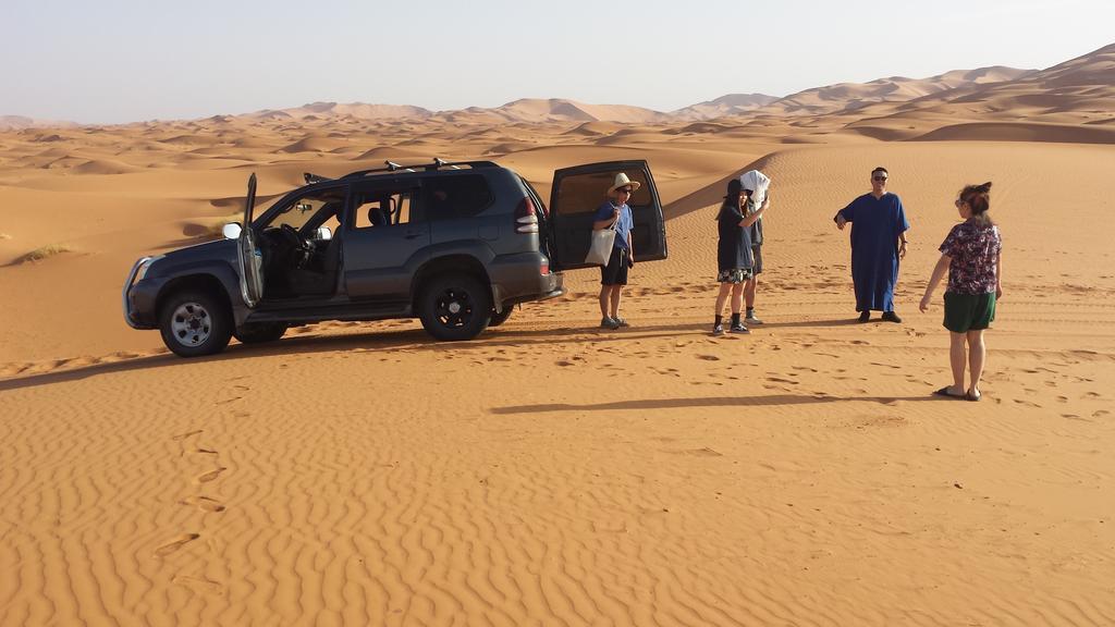 Sahara Tours luxury camp Hotel Merzouga Bagian luar foto